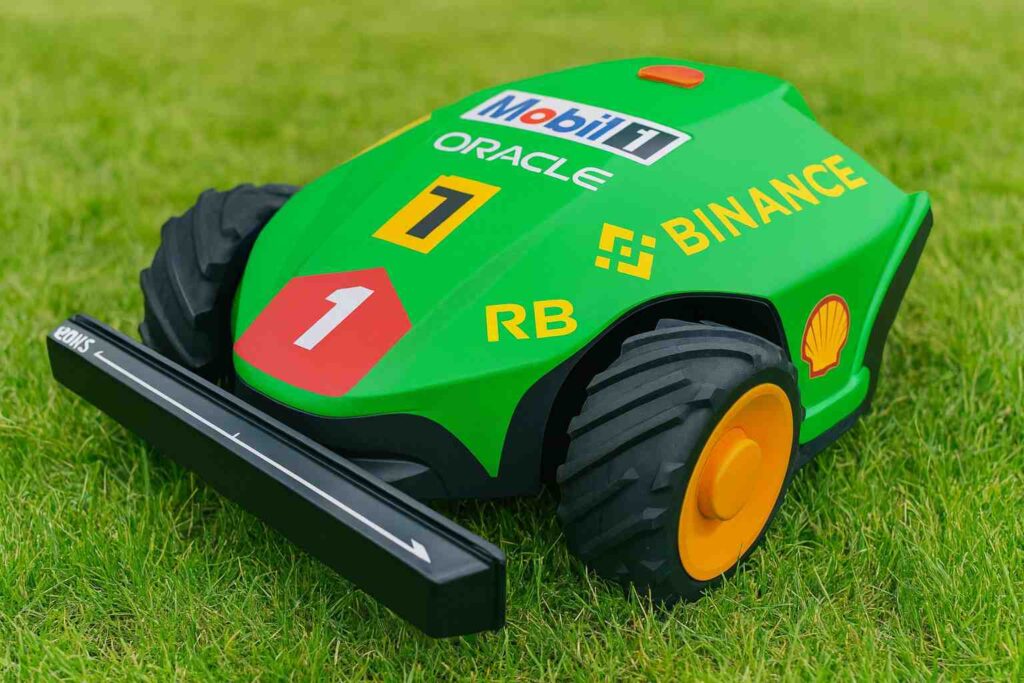 Décorer un robot tondeuse